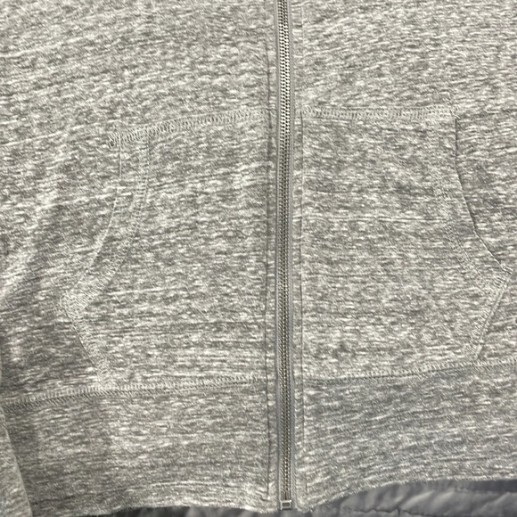 Lightweight Aeropostale hoodie. Size large but runs small! - Picture 3 of 5